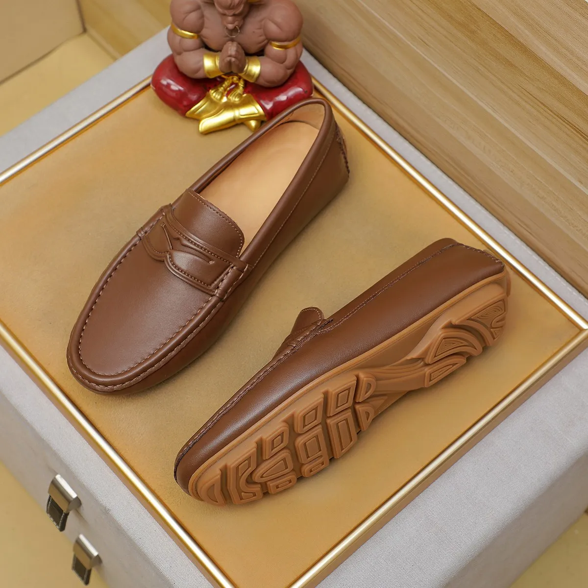 Men's shoes 💰360💰💰GUCCI Gucci official website synchronizes the latest model 🛃The upper is made of imported cowhide, 🐷leather lining, rubber outsole, 🎩🎩top-notch handcrafted workmanship with fine stitches and threads🔍definitely satisfy those perfectionist men who pursue high luxury quality 👏 Colors available! Code number 38-44 Large quantity in stock
